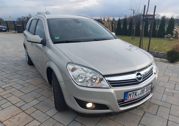 Opel Astra cena 13999 przebieg: 186000, rok produkcji 2007 z Kolbuszowa małe 781